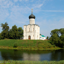 Церковь на берегу реки
