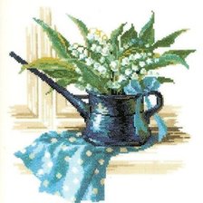 Оригинал схемы вышивки «цветы в синей лейке» (№663633)