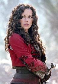 Анна Валери - с мечом, воин, длинноволосая, в красном, девушка, красавица - оригинал