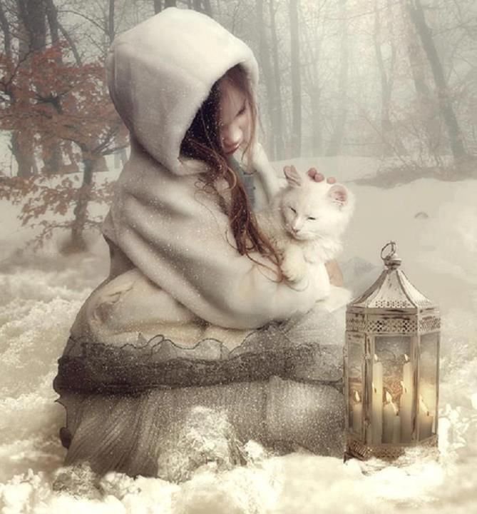 №691743 - кошка, зима, свечи, фонарь, девочка - оригинал