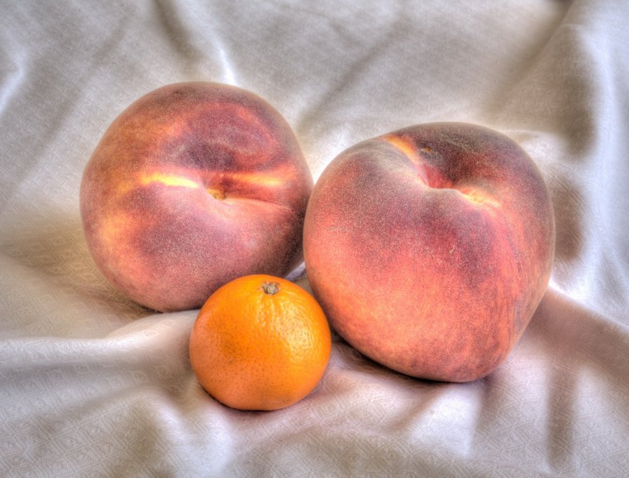 персики - фрукты - оригинал