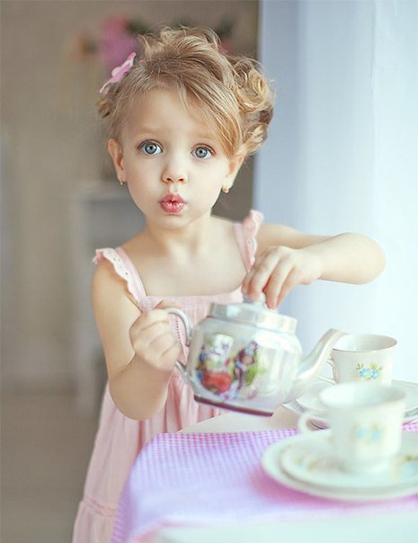 чаепитие - маленькая, девочка - оригинал