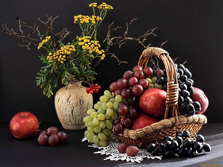 Осенний натюрморт - осень, яблоки, виноград, натюрморт - оригинал