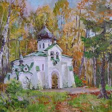 Белая церковь в лесу.