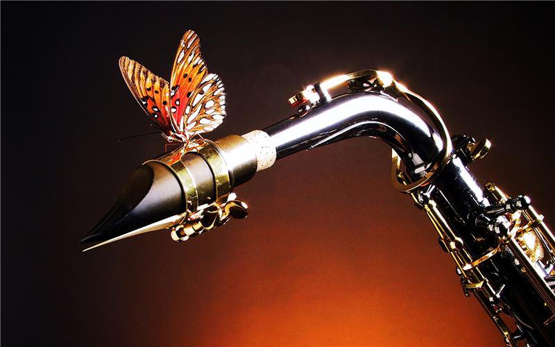 Бабочка на саксафоне - бабочка, музыкальный инструмент - оригинал