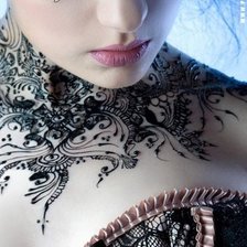 Оригинал схемы вышивки «Девушка с татуировкой» (№796902)