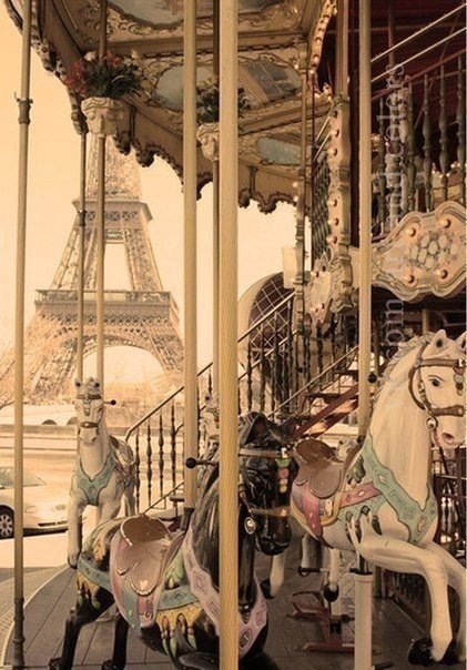 Старый Париж - карусель, эйфелева башня, париж - оригинал