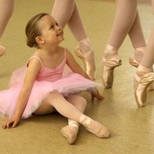 Оригинал схемы вышивки «Маленькая балерина» (№875993)