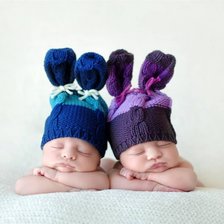 Схема вышивки «близнецы в шапках»