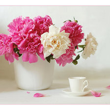 Оригинал схемы вышивки «цветы в вазе» (№906926)