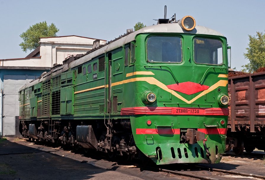 2тэ10л - локомотив, поезд - оригинал