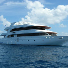 Яхта на Мальдивах