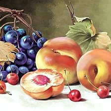 Натюрморт с персиками и виноградом.