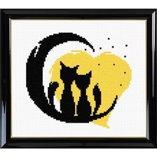 Влюблённые коты на луне