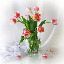 Оригинал схемы вышивки «Тюльпаны в вазе» (№1570204)