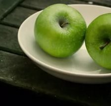 Оригинал схемы вышивки «яблочки на тарелке» (№1658071)