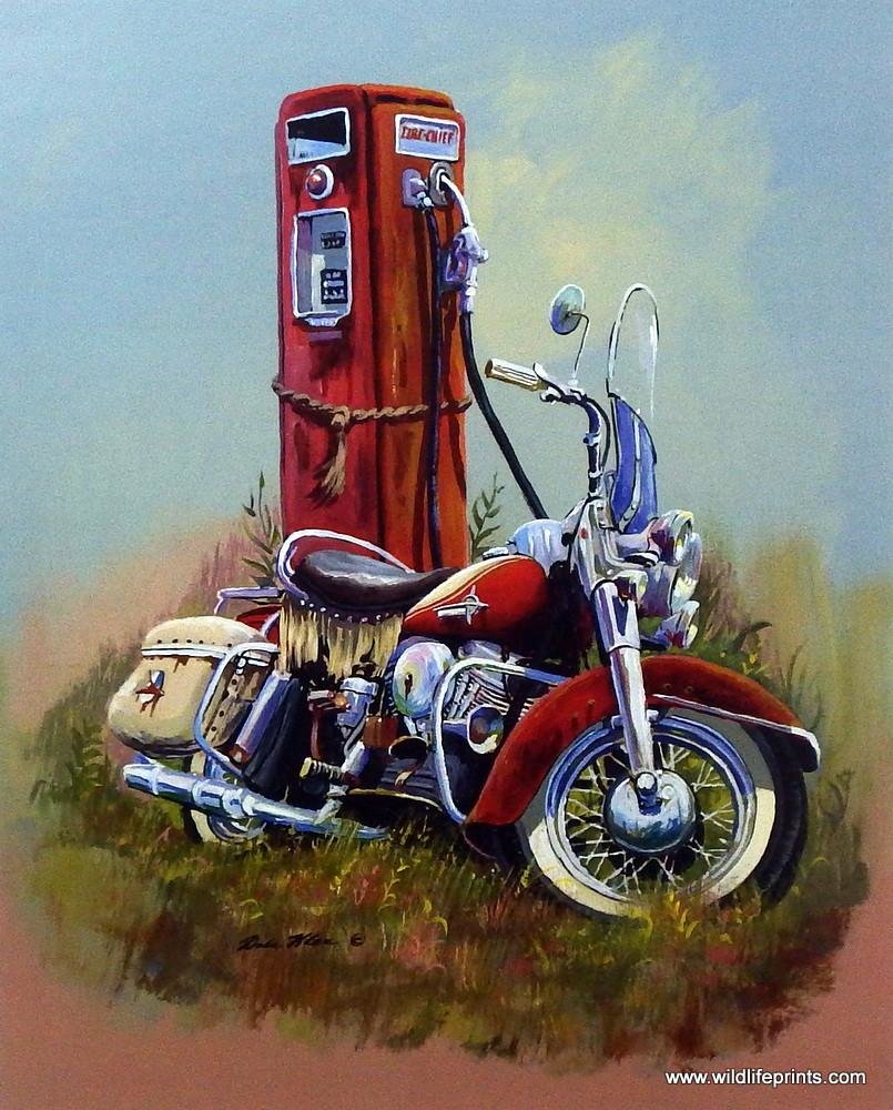 Старая бензоколонка - мотоцикл, бензоколонка - оригинал