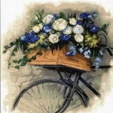 Корзина цветов на велосипеде