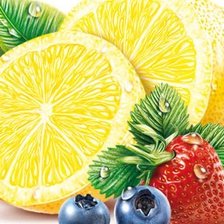 Лимон с ягодами