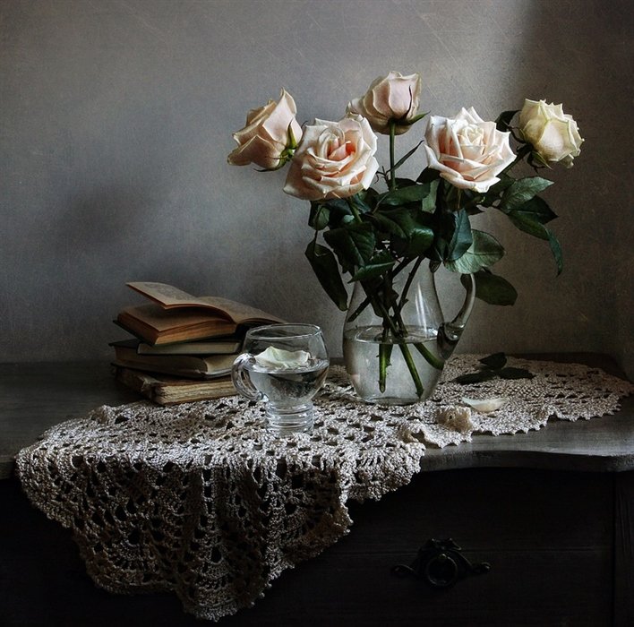 Розы - натюрморт, букет, книги, цветы, розы - оригинал