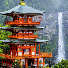 Пагода у водопада