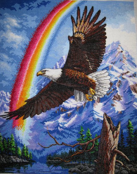 Работа «Парящий орел на фоне горы и радуги»