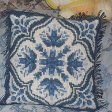 Работа «Подушка "Гжель"»