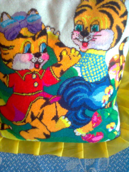 Работа «Подушка, два кота»