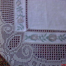 Работа «Уголок скатерти»