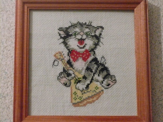 Работа «Котик с балалайкой»