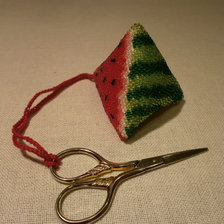 Работа «Вышито бисером.Маячок для ножниц»