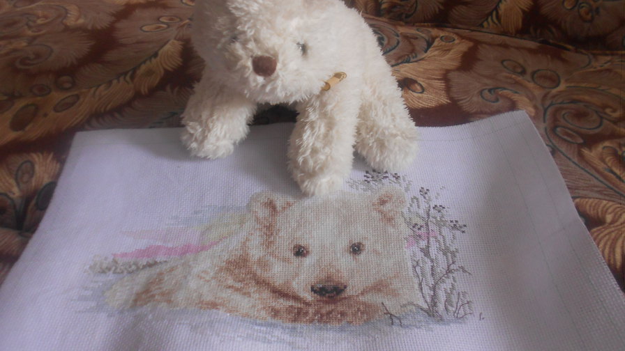 Какой медведь алиса. Вышивка Алиса Северный Медвежонок. Алиса белый Медвежонок вышивка. Вышивка с северным мишкой. Алиса белые медведи вышивка.