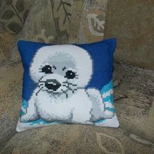 Работа «Диванная подушка с бельком»