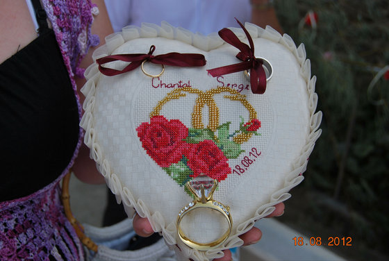 Работа «Шанталь ,подушечка для колец»