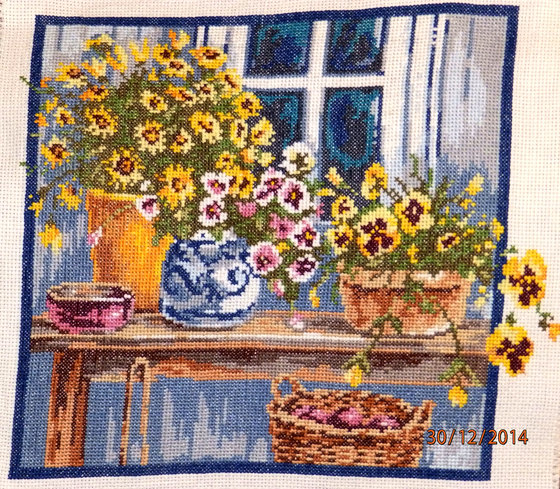 Работа «жёлтые цветы у окна»