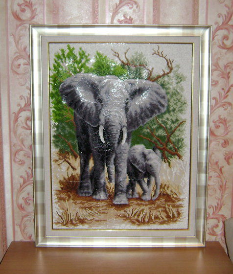 Работа «Слониха с малышом (алмазная мозаика)»