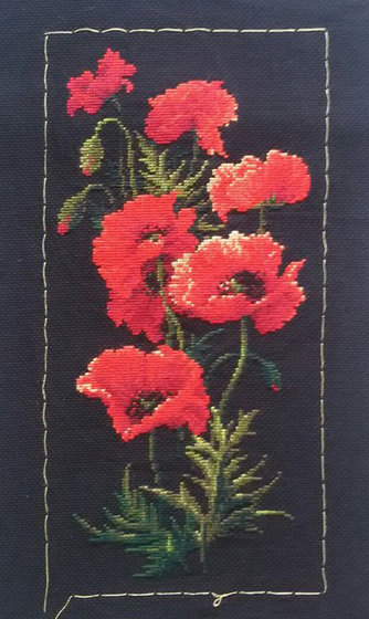 Работа «Маки на черной канве»