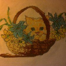 Работа «Кот в корзине с цветами»