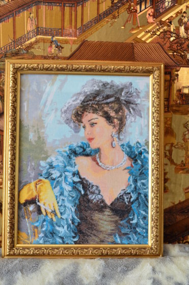 Работа «Дама в бирюзовом боа»