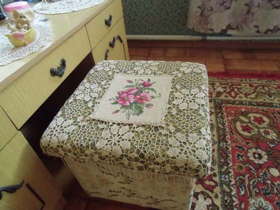 Работа «Вышивка на пуфик»