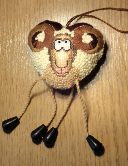 Работа «Ёлочная игрушка. Овечка»