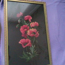 Работа «Маки на черном»