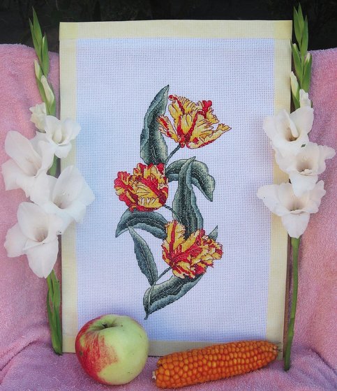 Работа «Махровые тюльпаны (по авторской схеме)»