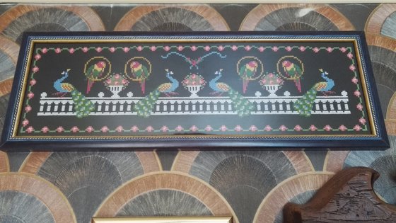 Работа «Павлины-попугаи»