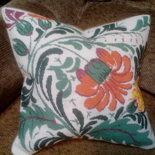 Работа «Подушка Хохлома»