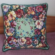 Работа «Диванная подушка. Крестик. Размер 40х40 см»