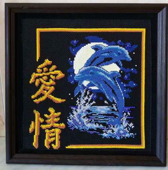 Работа «Дельфины (Иероглифы - Любовь)»