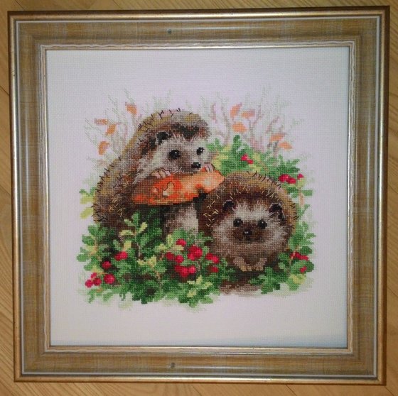 Работа «Ёжики в бруснике( Риолис)»