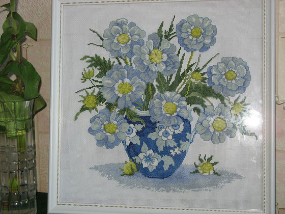 Работа «цветы в кувшине»