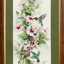 Работа «Клематисы и колибри»